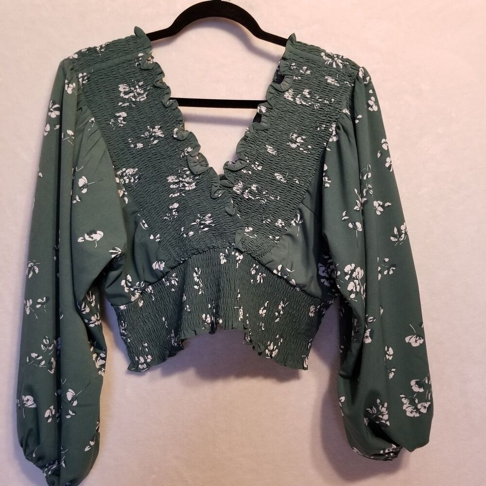 Abercrombie & Fitch L Top Cropped Smocked Green Floral Long Sleeve Boho Cottage